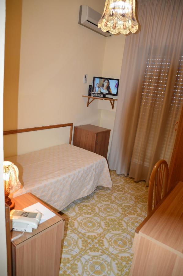 Hotel Virgilio Тропея Экстерьер фото