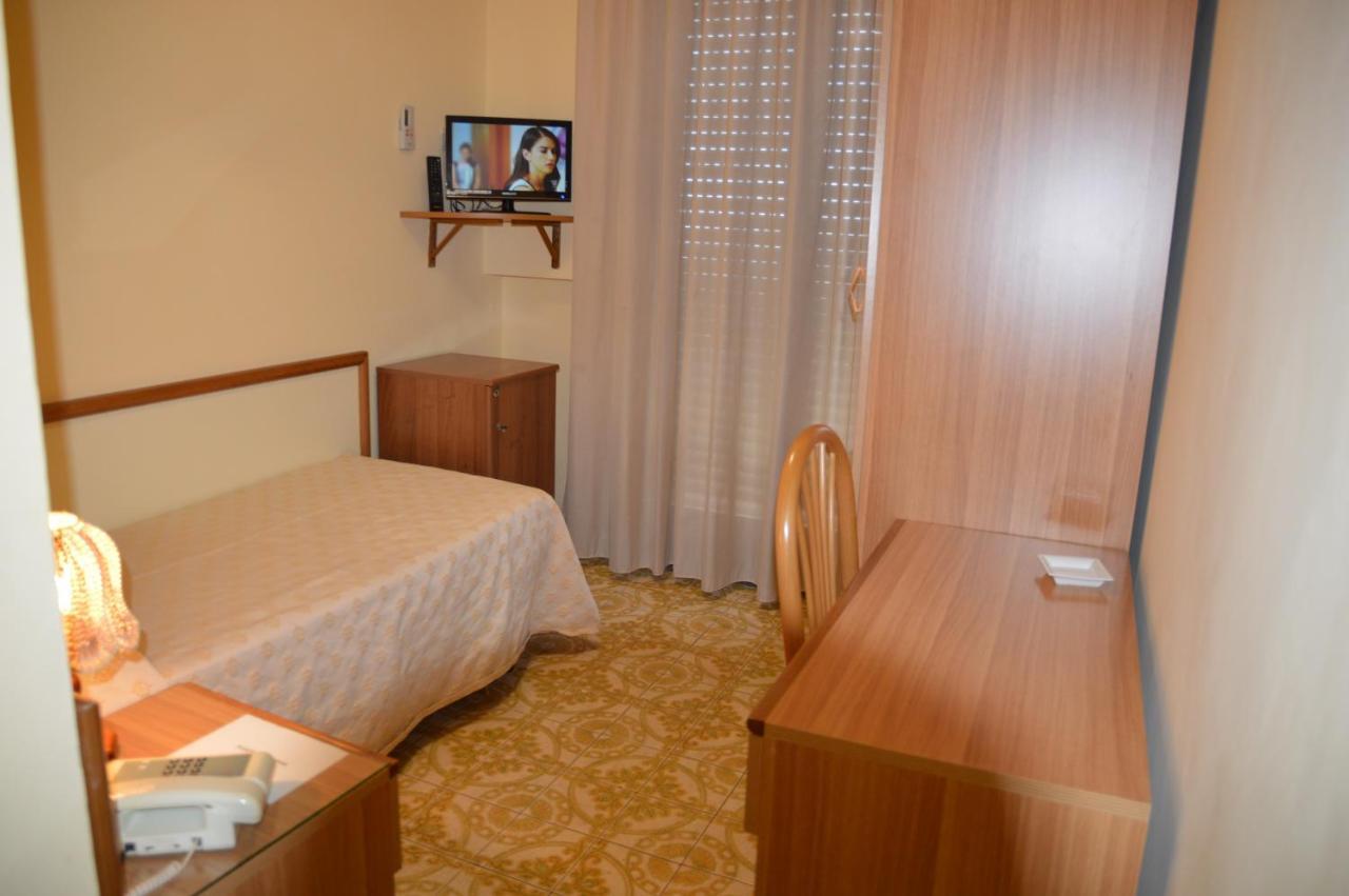 Hotel Virgilio Тропея Экстерьер фото