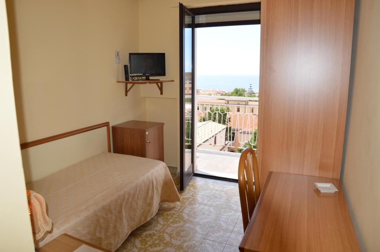 Hotel Virgilio Тропея Экстерьер фото