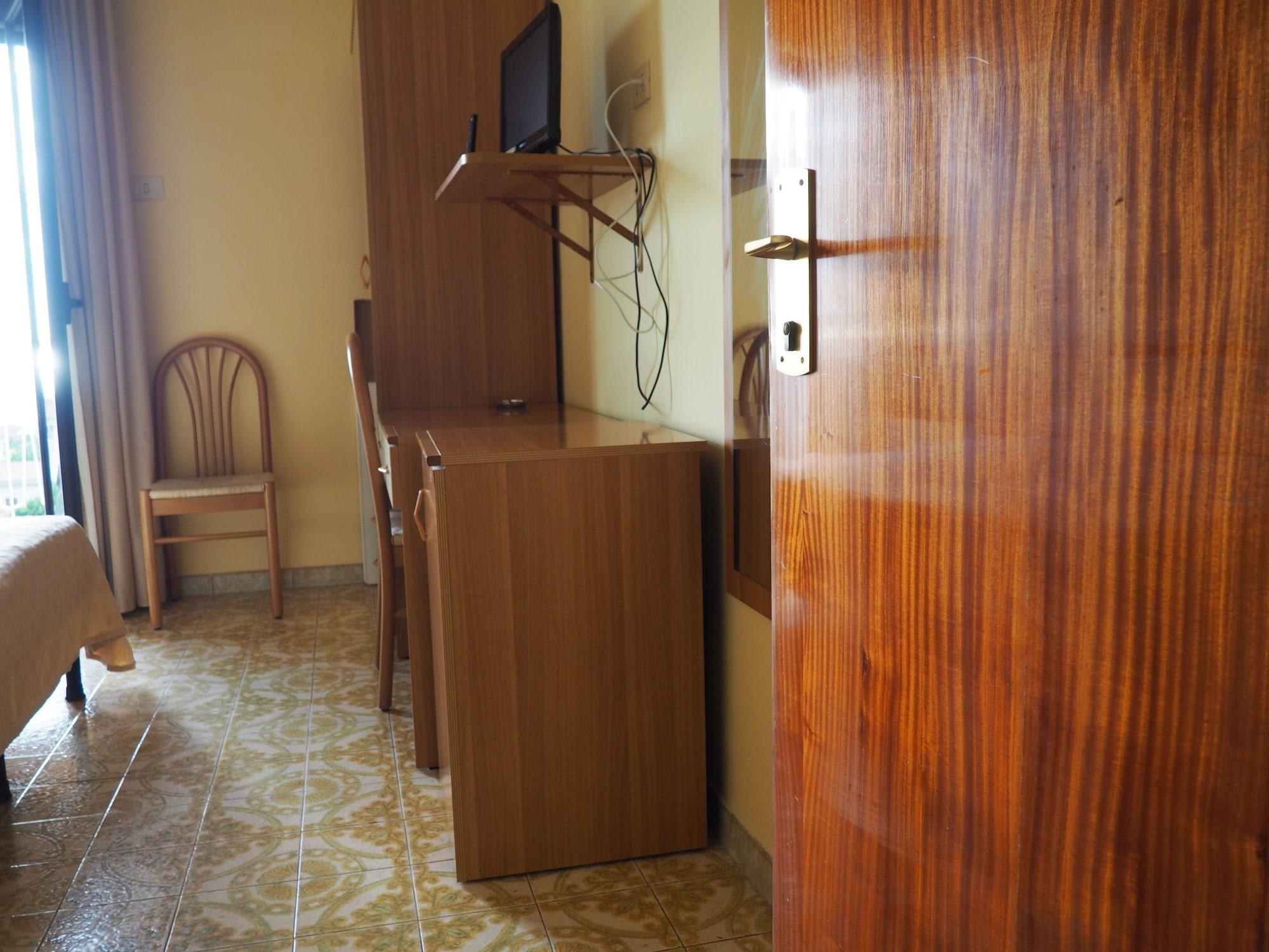 Hotel Virgilio Тропея Экстерьер фото