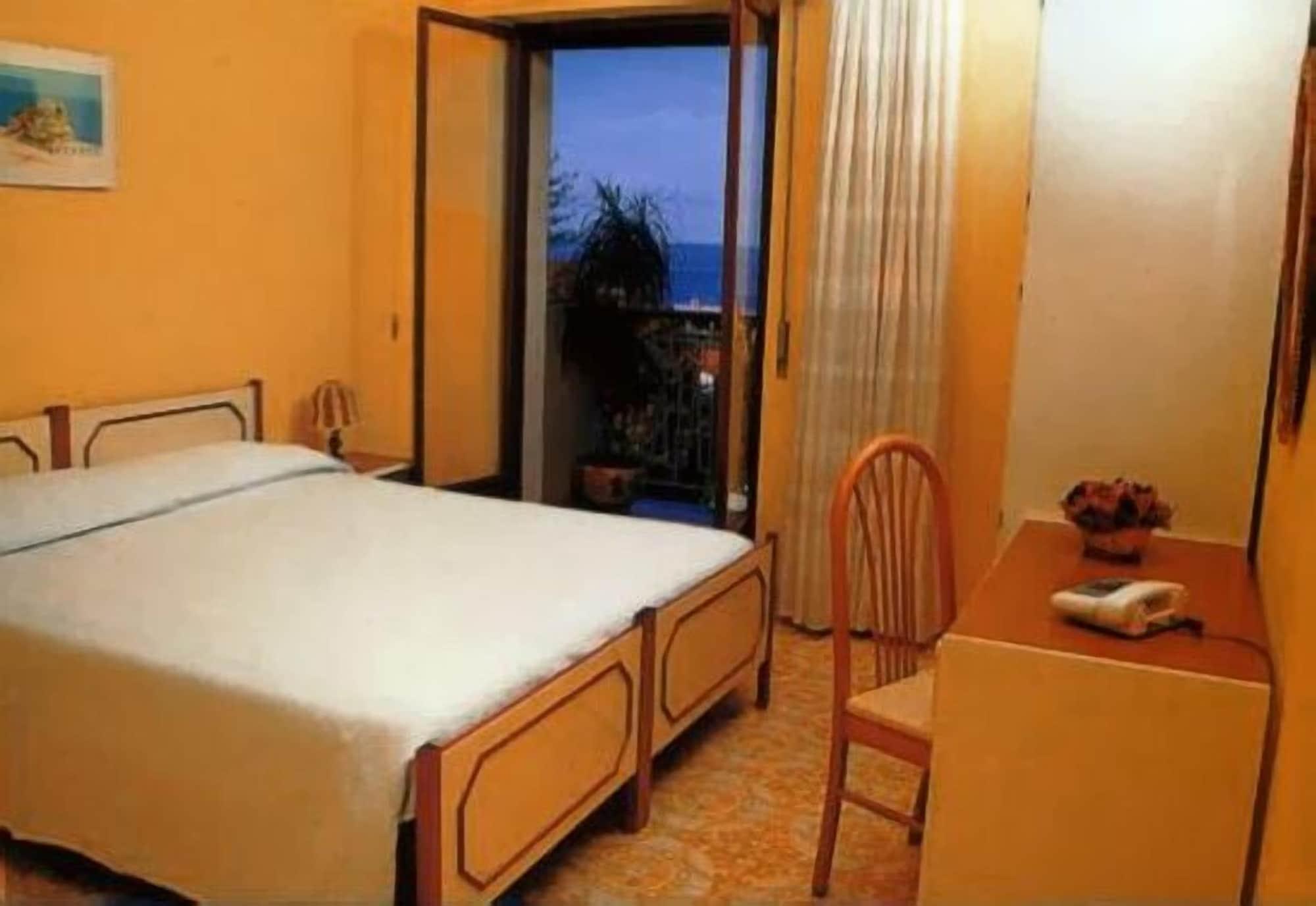 Hotel Virgilio Тропея Ресторан фото
