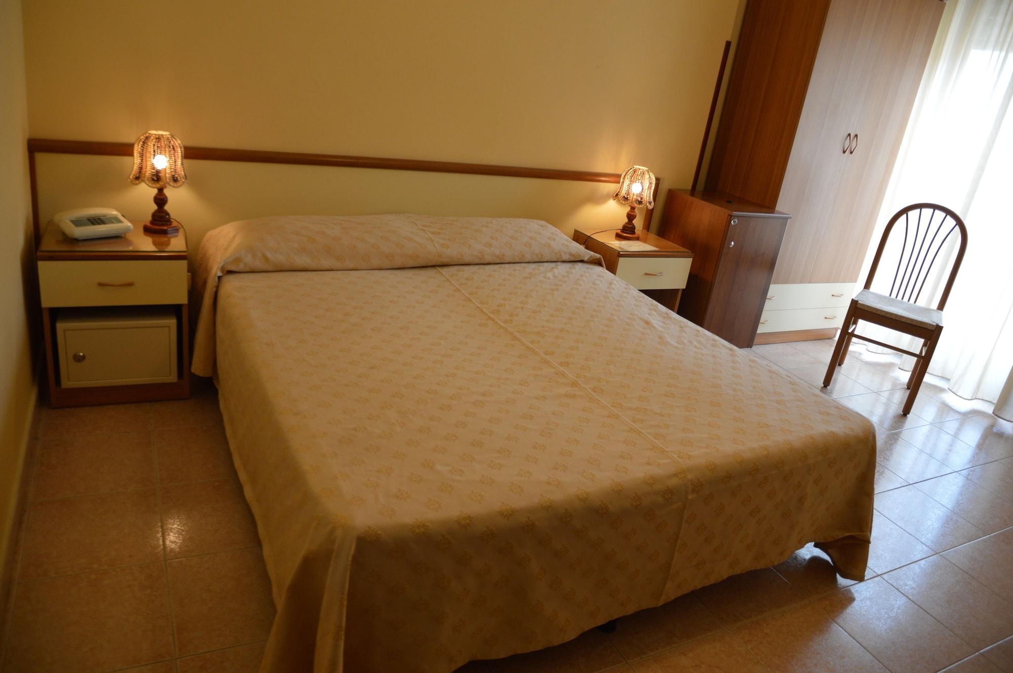 Hotel Virgilio Тропея Экстерьер фото