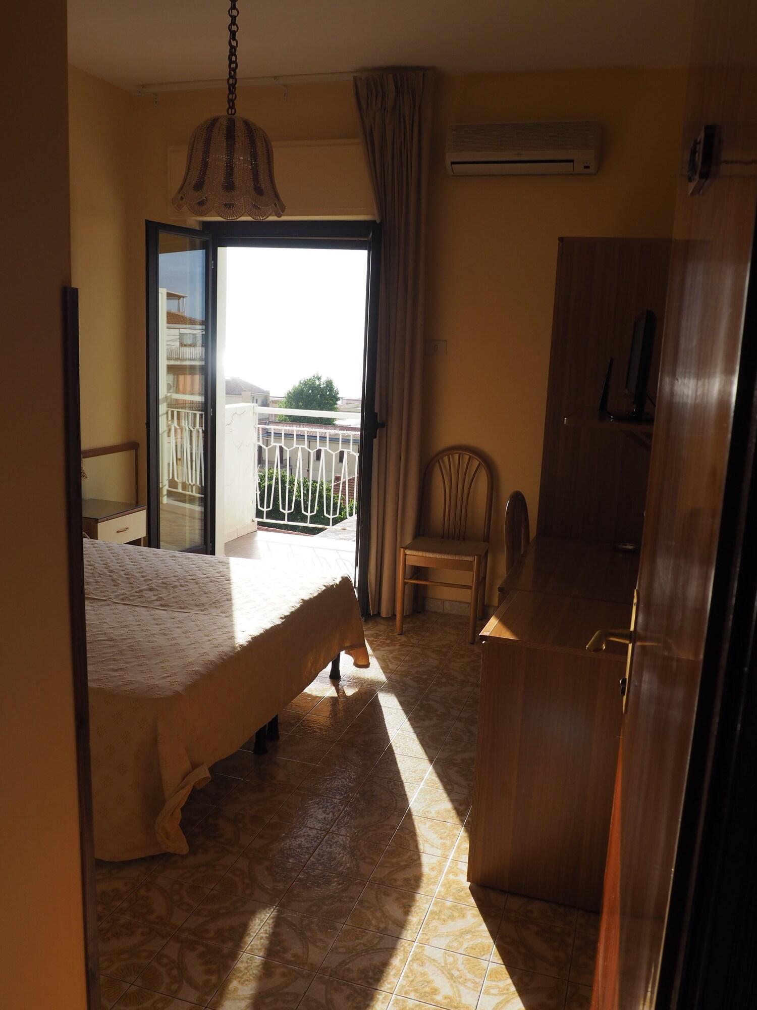 Hotel Virgilio Тропея Экстерьер фото