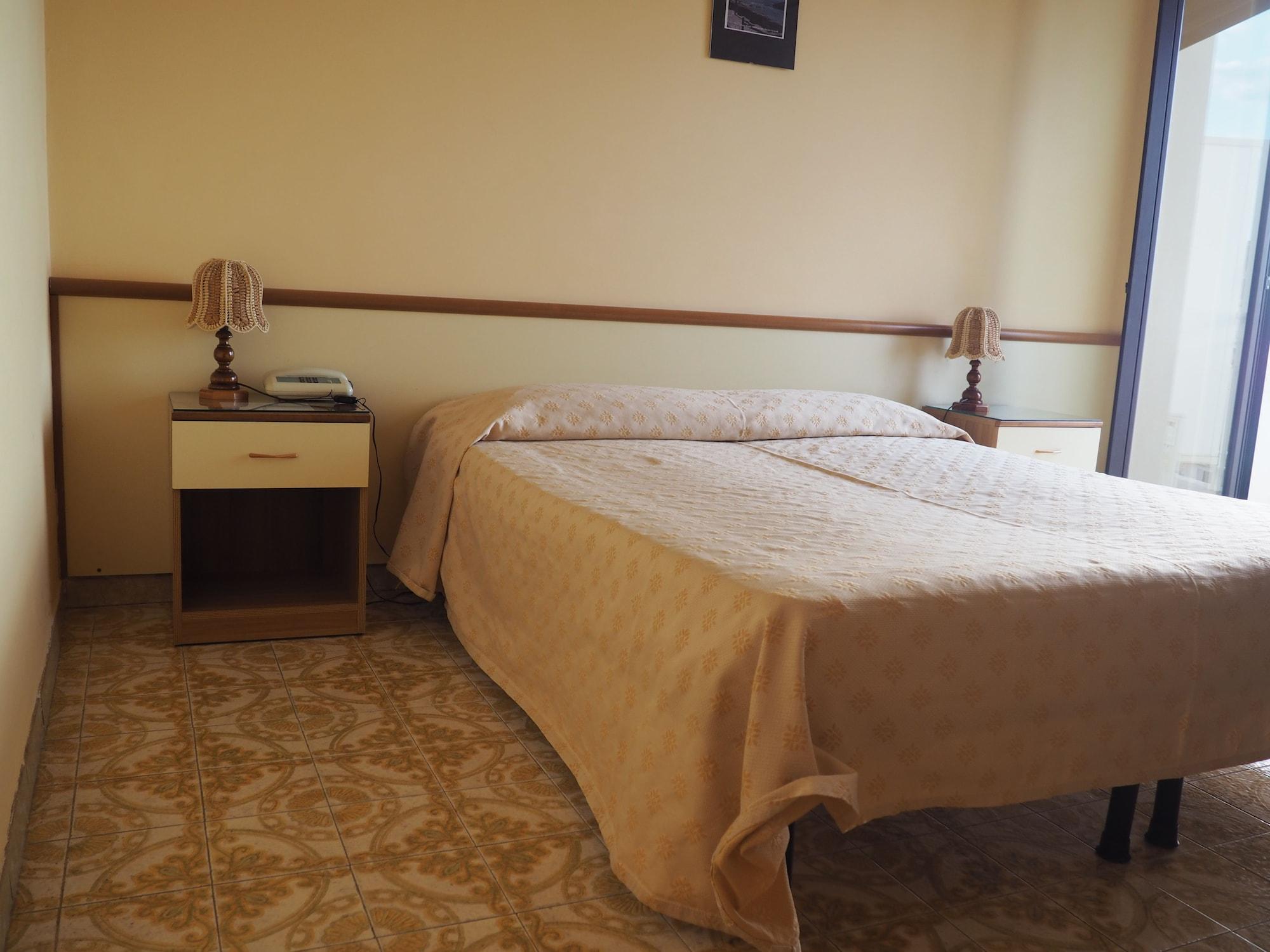 Hotel Virgilio Тропея Экстерьер фото