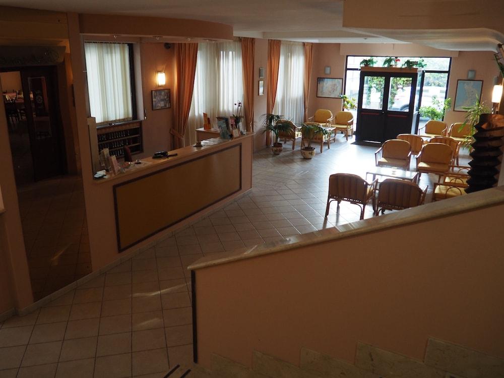 Hotel Virgilio Тропея Экстерьер фото
