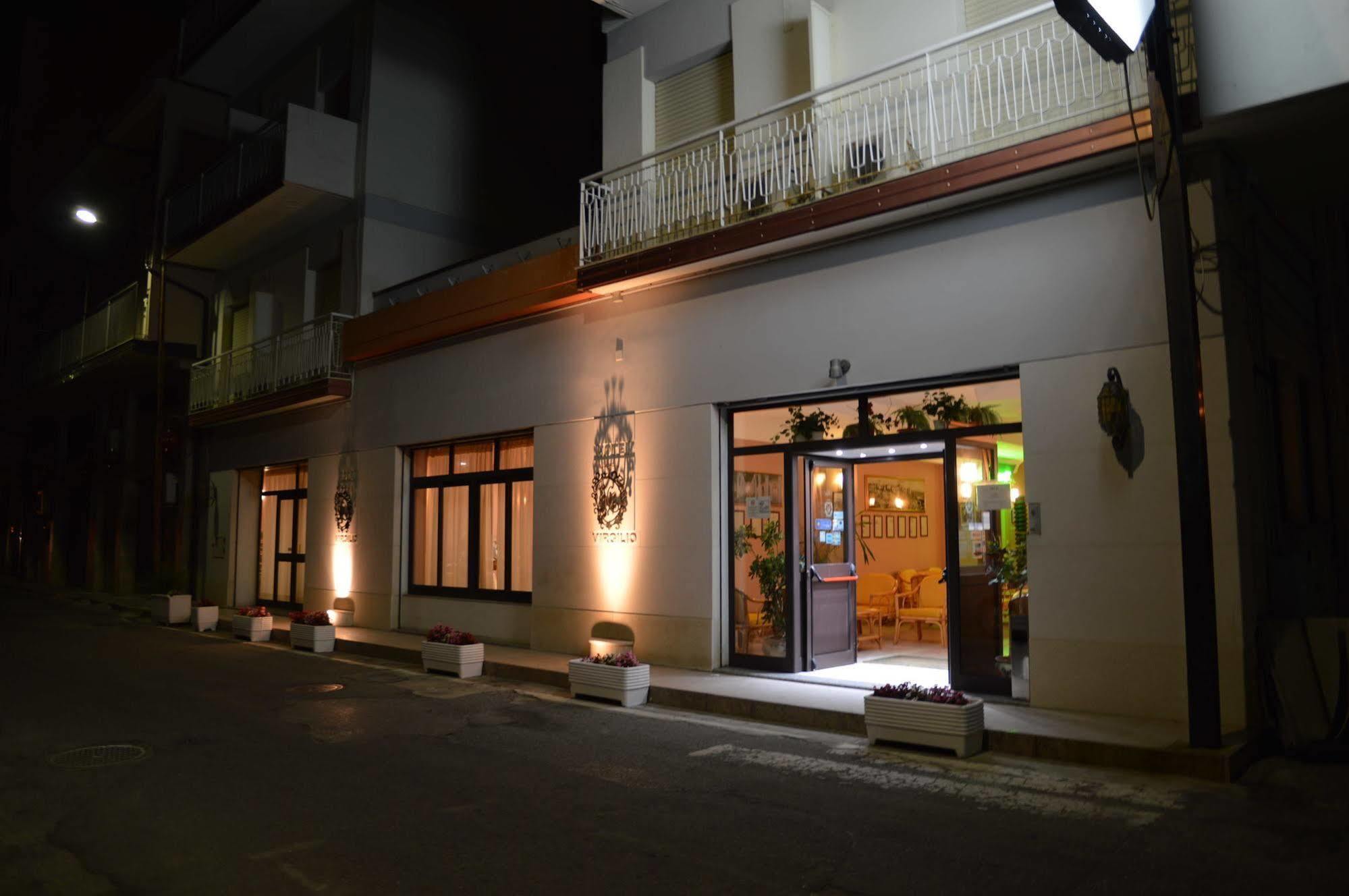 Hotel Virgilio Тропея Экстерьер фото