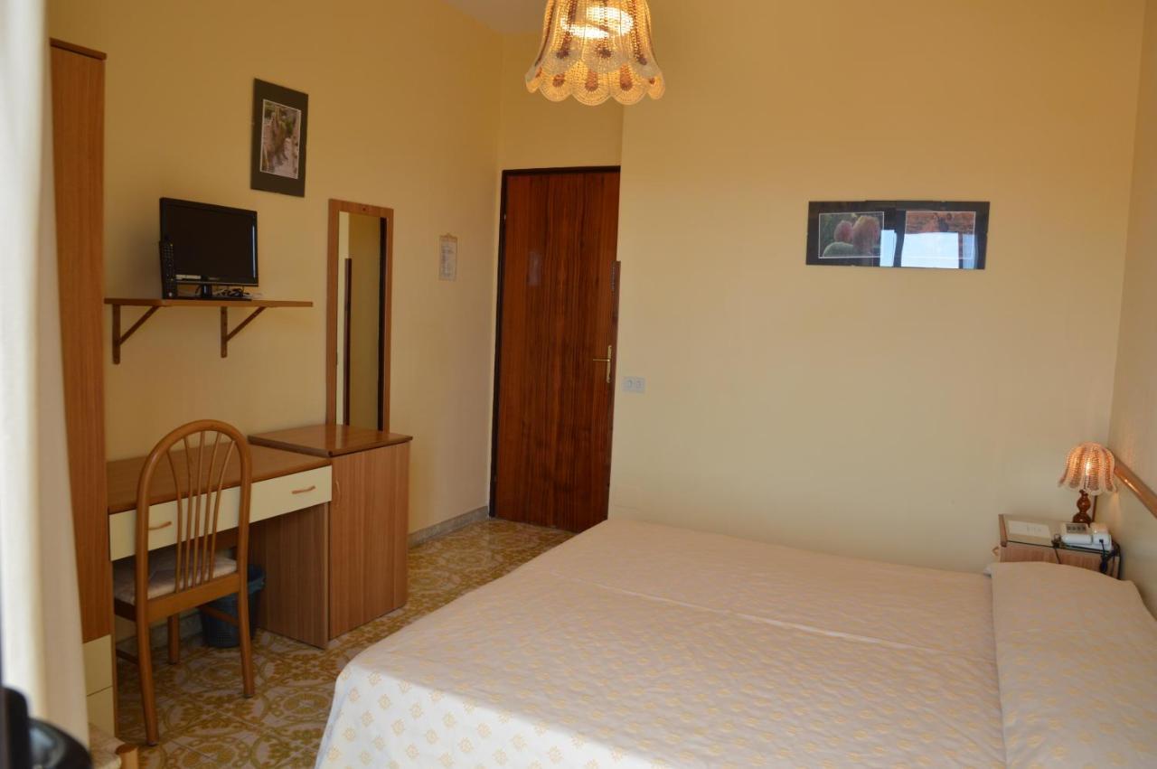 Hotel Virgilio Тропея Экстерьер фото