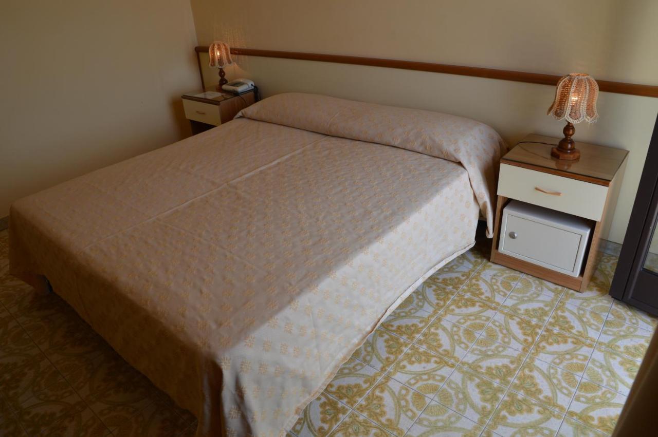 Hotel Virgilio Тропея Экстерьер фото
